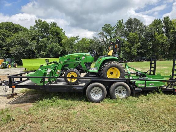Image of John Deere 3038E equipment image 1