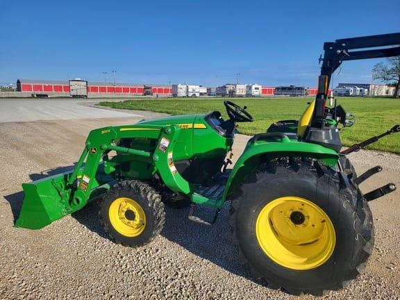 Main image John Deere 3038E