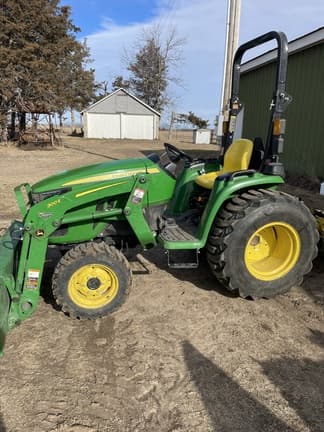 Image of John Deere 3038E equipment image 3