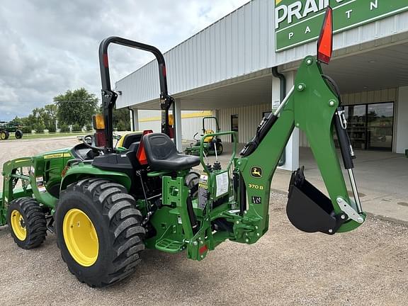 Image of John Deere 3038E equipment image 2