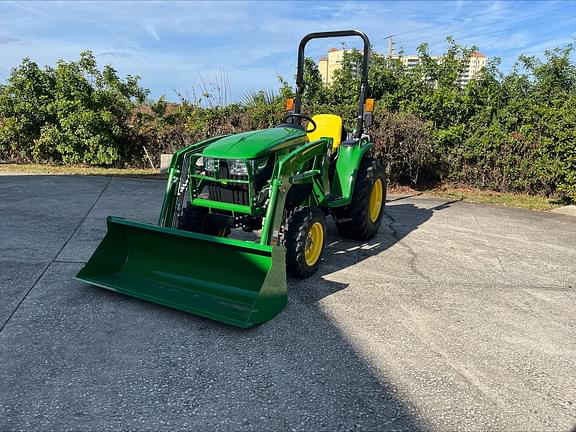 Image of John Deere 3038E equipment image 2