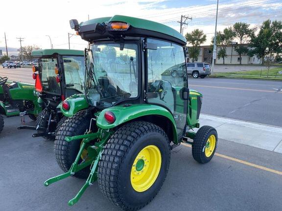Image of John Deere 3039R equipment image 2