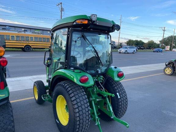Image of John Deere 3039R equipment image 3