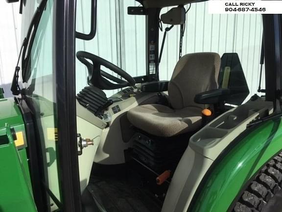 Image of John Deere 3039R equipment image 3