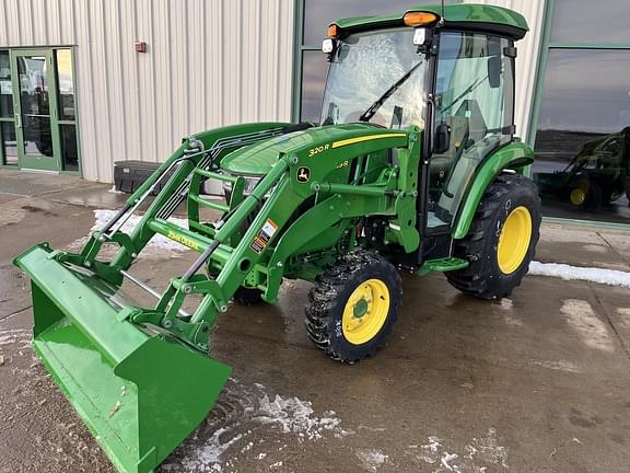 Image of John Deere 3039R equipment image 3