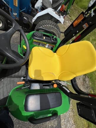 Image of John Deere 3039R equipment image 3