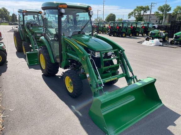 Image of John Deere 3039R equipment image 1