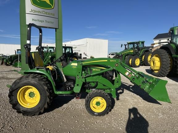 Image of John Deere 3039R equipment image 1