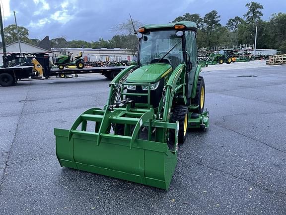 Image of John Deere 3039R equipment image 1