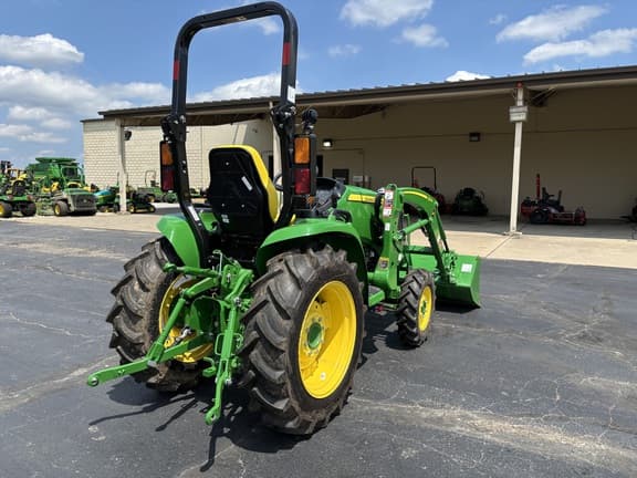 Image of John Deere 3039R equipment image 3