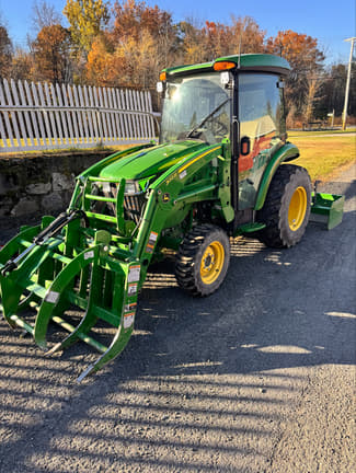 Image of John Deere 3039R equipment image 1