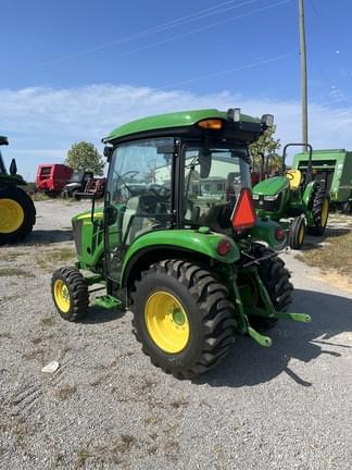 Image of John Deere 3039R equipment image 4