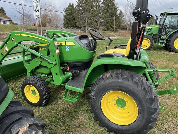 Image of John Deere 3039R Primary Image