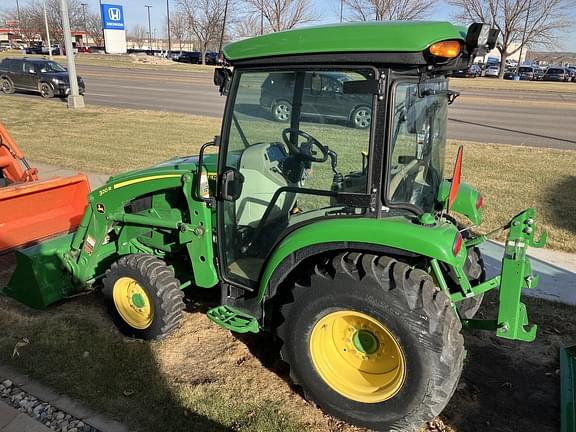 Image of John Deere 3039R equipment image 3