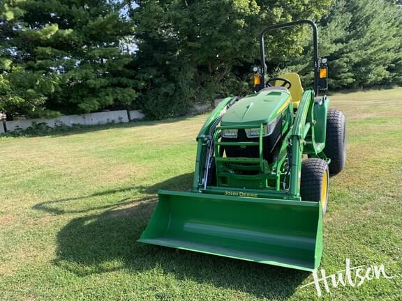 Image of John Deere 3039R equipment image 2