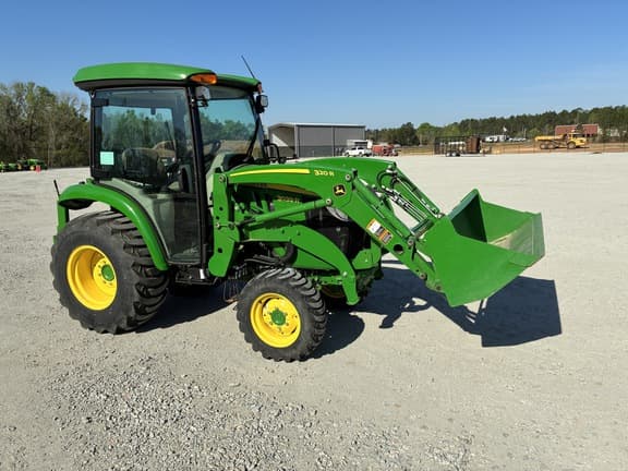 Image of John Deere 3039R equipment image 1