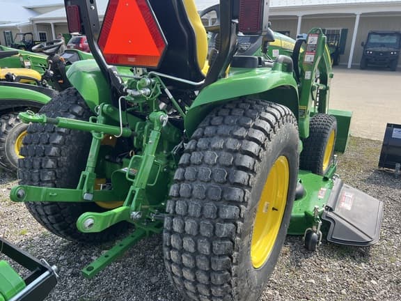 Image of John Deere 3039R equipment image 3
