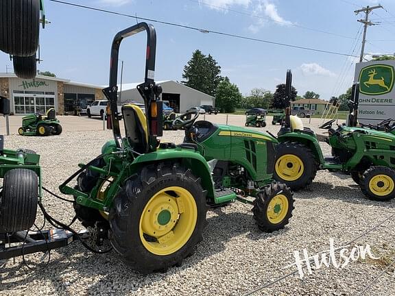 Image of John Deere 3039R equipment image 2