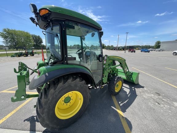 Image of John Deere 3039R equipment image 1