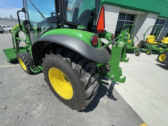 Image of John Deere 3039R equipment image 2