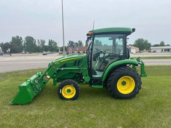Image of John Deere 3039R Image 1