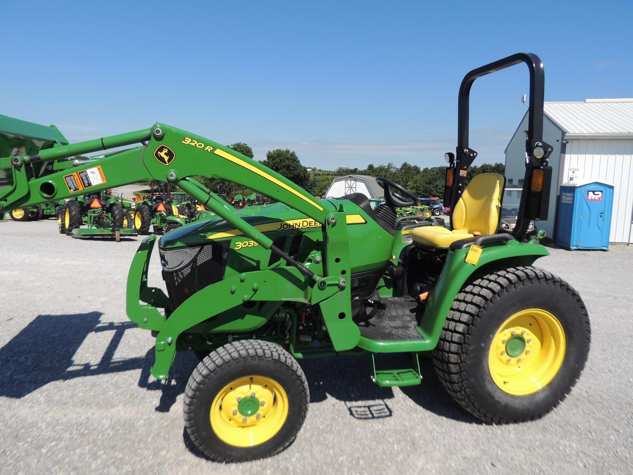 2024 John Deere 3039R Equipment Image0