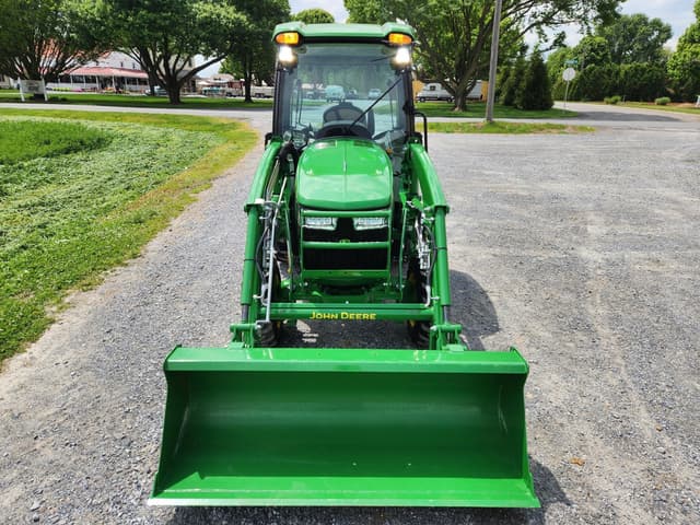 Image of John Deere 3039R equipment image 2