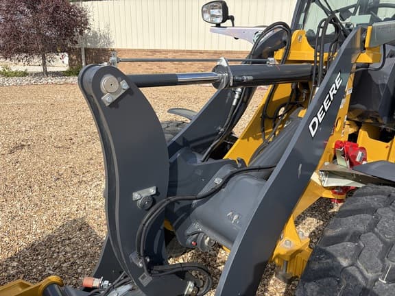 Image of John Deere 304G equipment image 3
