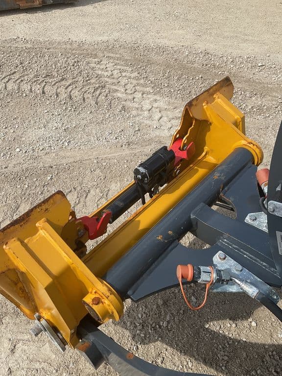 Image of John Deere 304G equipment image 4