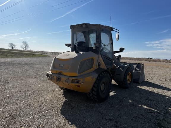Image of John Deere 304G equipment image 4