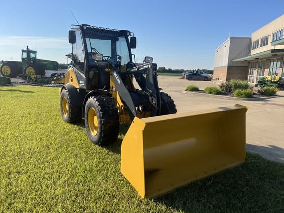Image of John Deere 304G equipment image 4