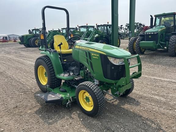 Image of John Deere 3046R equipment image 1