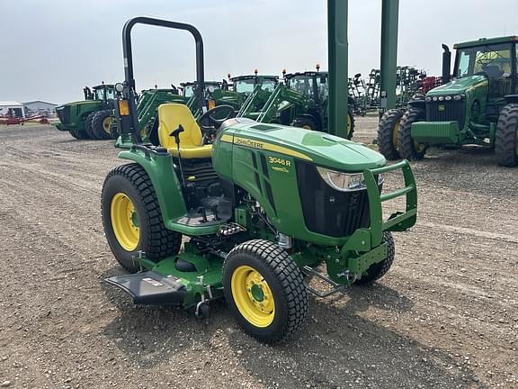 Image of John Deere 3046R equipment image 1