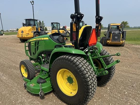 Image of John Deere 3046R equipment image 3