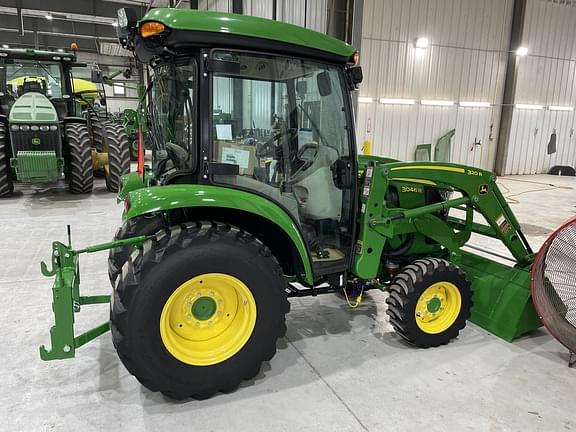 Image of John Deere 3046R equipment image 3