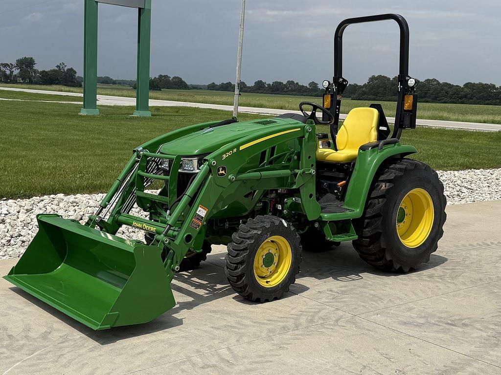 Image of John Deere 3046R Image 0