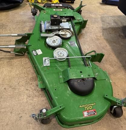 Image of John Deere 3046R equipment image 2