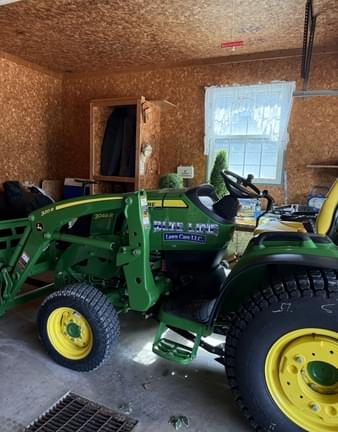 Main image John Deere 3046R
