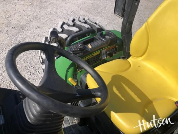 Image of John Deere 3046R equipment image 4