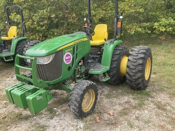 Image of John Deere 3046R equipment image 2
