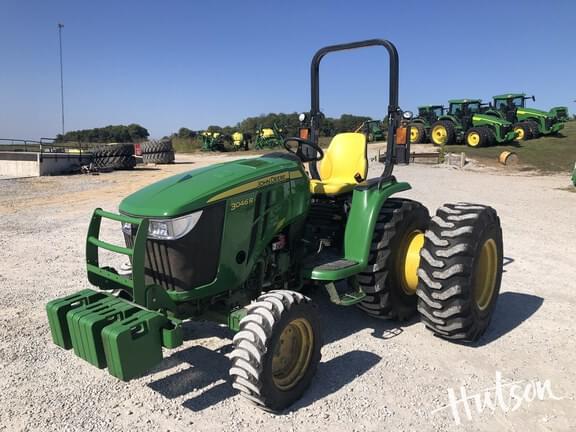 Image of John Deere 3046R equipment image 1