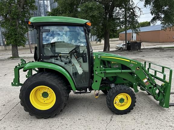 Image of John Deere 3046R Primary image