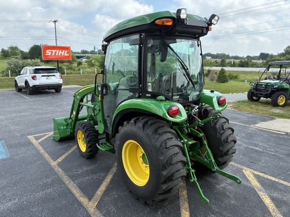 Image of John Deere 3046R equipment image 4