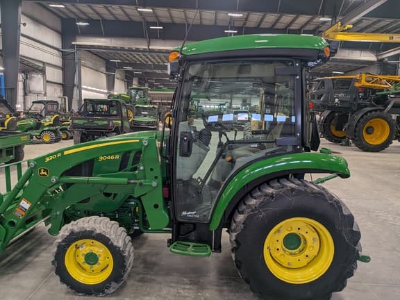 Image of John Deere 3046R equipment image 1