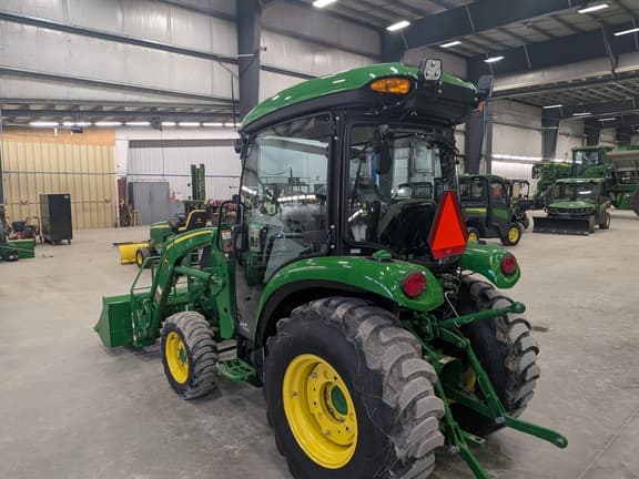 Image of John Deere 3046R equipment image 2