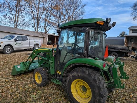 Image of John Deere 3046R equipment image 3