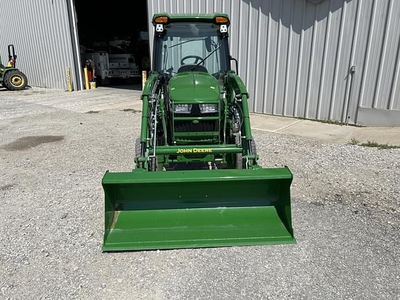 Image of John Deere 3046R equipment image 2