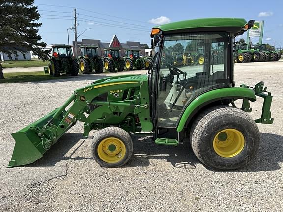 Image of John Deere 3046R equipment image 4