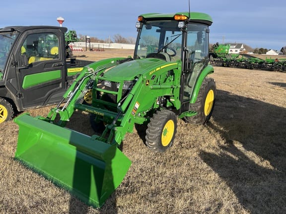 Main image John Deere 3046R