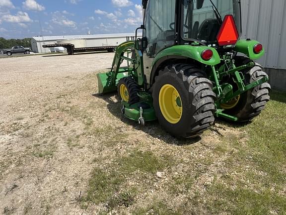 Image of John Deere 3046R equipment image 4